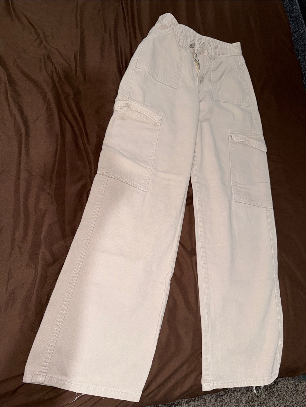 SHEIN Cream Wide-Leg Cargo Jeans